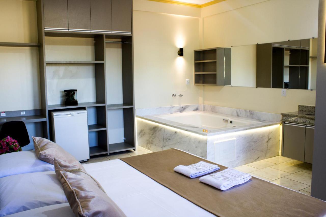 Paranoa Hotel Luis Eduardo Magalhaes Exteriör bild